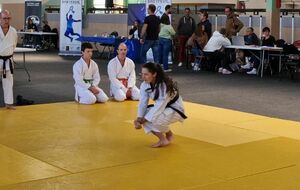 un Kiai (cri de combat) qui montre toute l'énergie de Aude lors de l'exécution du kata Heian Godan
