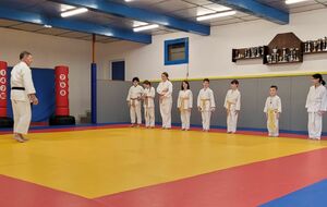 Avec le stress, les sourires sont timides