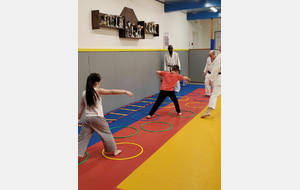 Travail de coordination des mouvements avec les cerceaux