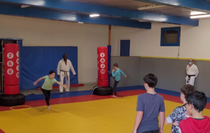 Les capitaines Mathilde et Manoë lancent les hostilitées.